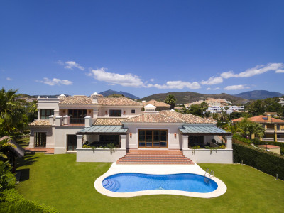 Marbella, Impresionante villa dentro de un complejo de lujo en Nueva Andalcia, Marbella