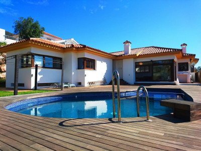 Benalmadena, Independent Luxury Villa in Reserva del Higueron