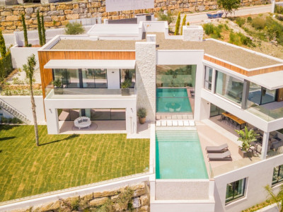 Benahavis, Villa contemporánea con increíbles vistas panorámicas al golf y al Mediterráneo