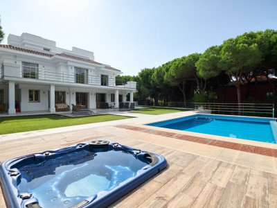 Marbella East, Brand new contemporary villa ready to move in, located in Marbella East