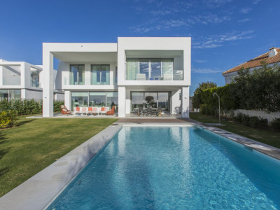 Marbella East, Contemporary villa in Marbella East set in an exlusive luxury new project