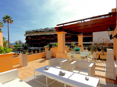 Marbella - Puerto Banus, Luxury 3 bedroom apartment with sea views in Puerto Banus