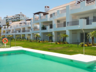 Marbella Este, Amplio apartamento de 2 dormitorios cerca de Elviria Beach