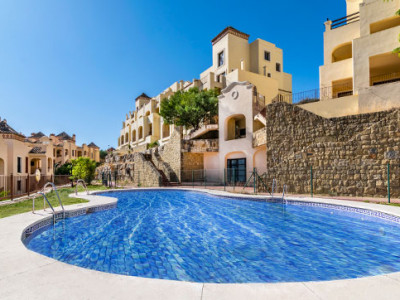 Estepona, 2 and 3 bedroom apartments and exclusive penthouses in Estepona