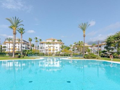 Marbella - Puerto Banus, Apartamento en planta baja en una ubicación fantástica a sólo 10 minutos a pie de Puerto Banús, servicios cercanos